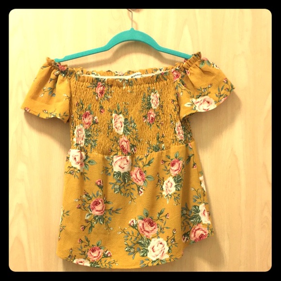 Yellow floral top - Picture 1 of 3